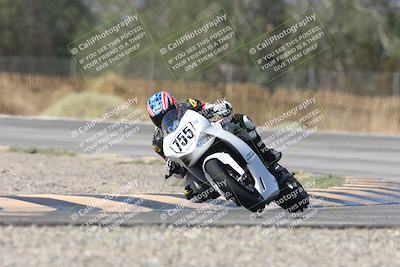 media/Oct-05-2025-CVMA (Sun) [[beeef4f201]]/Race 10-Formula Lightweight Twins Shootout/